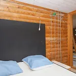 4 Person In Hovborg-by Traum