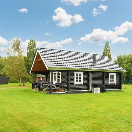 4 Person In Hovborg-by Traum