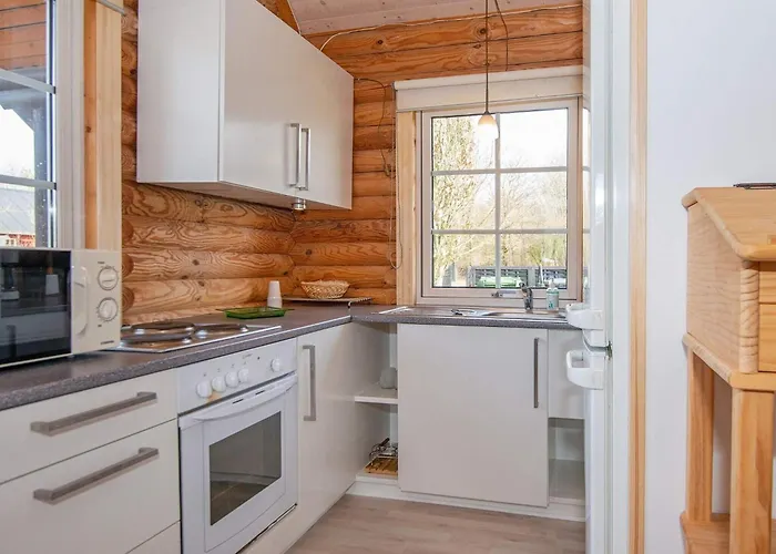 4 Person In Hovborg-by Traum *